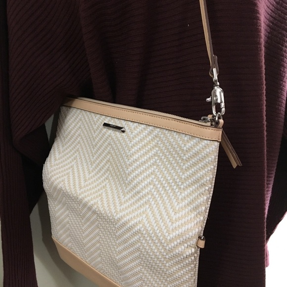 Stylish Cream and Tan Women's Bag - Picture 8 of 11